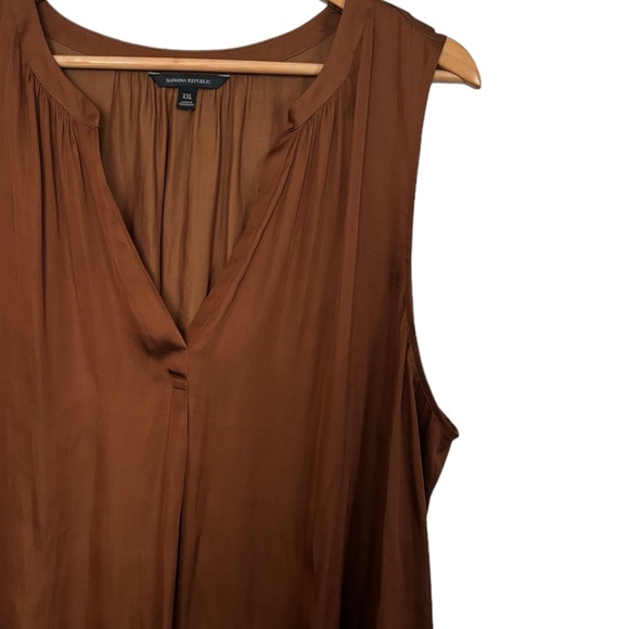 Banana Republic Tops - 💥 Banana Republic Silky Rust Brown Sleeveless Blouse